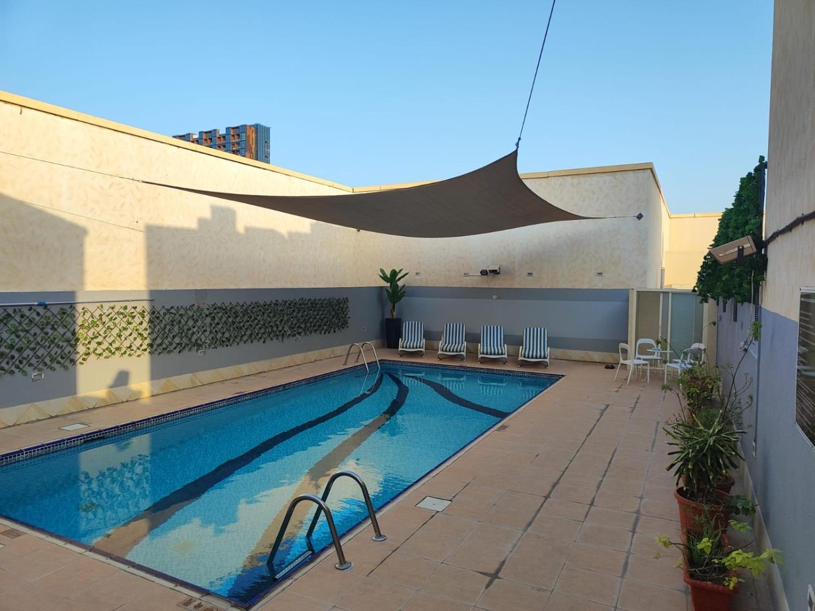 Al Raya Hotel Apartments Dubai Exterior photo