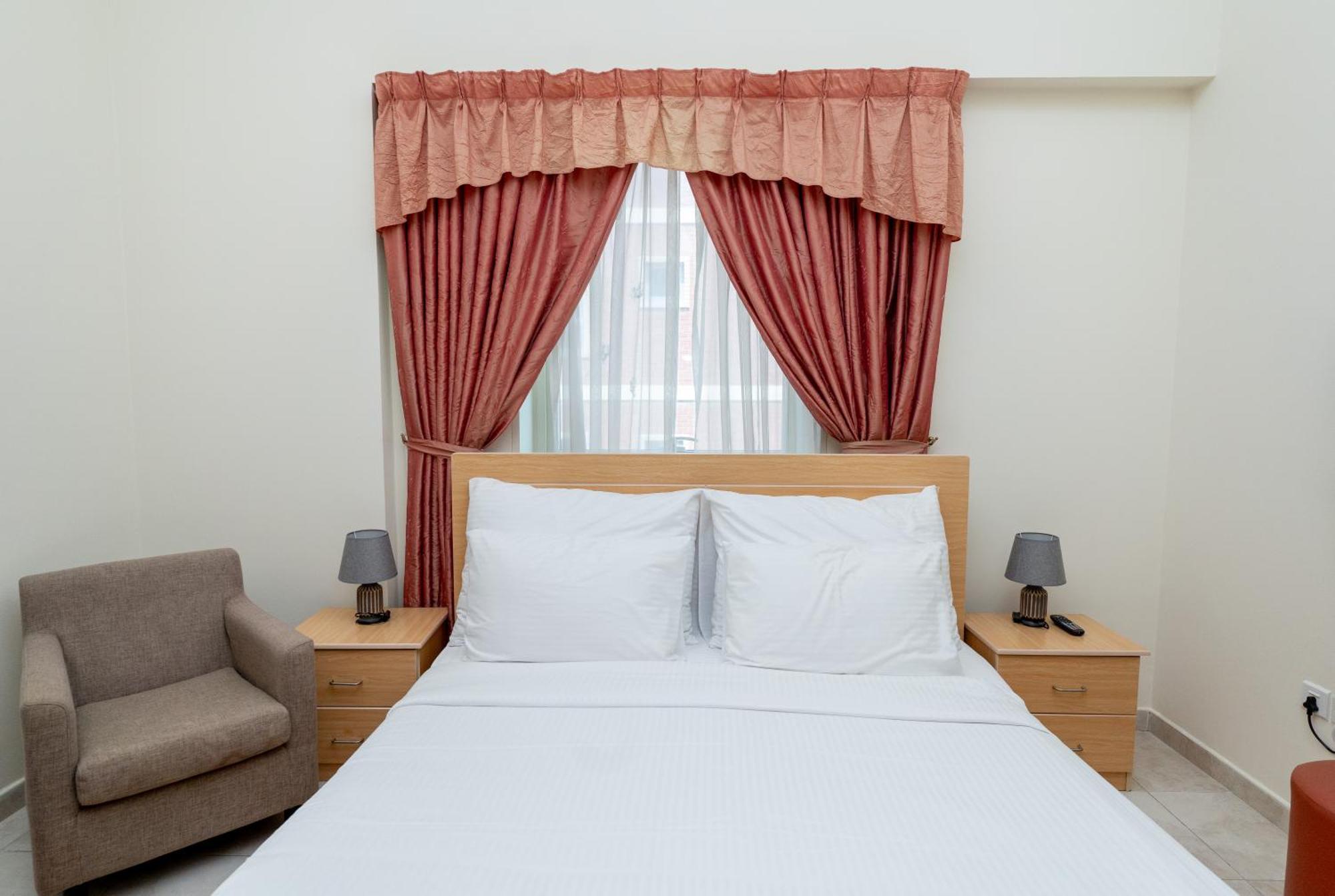 Al Raya Hotel Apartments Dubai Exterior photo