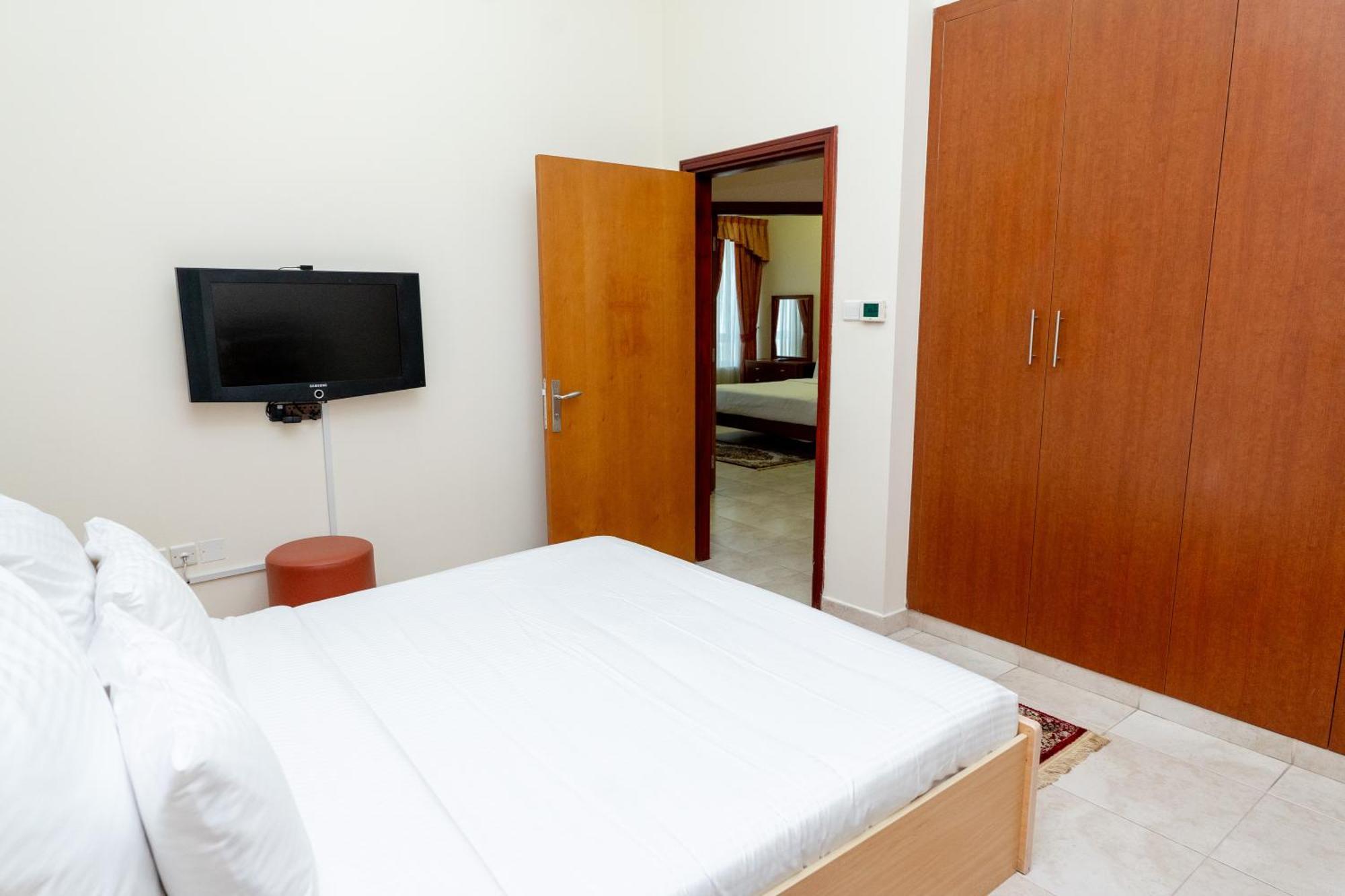 Al Raya Hotel Apartments Dubai Exterior photo